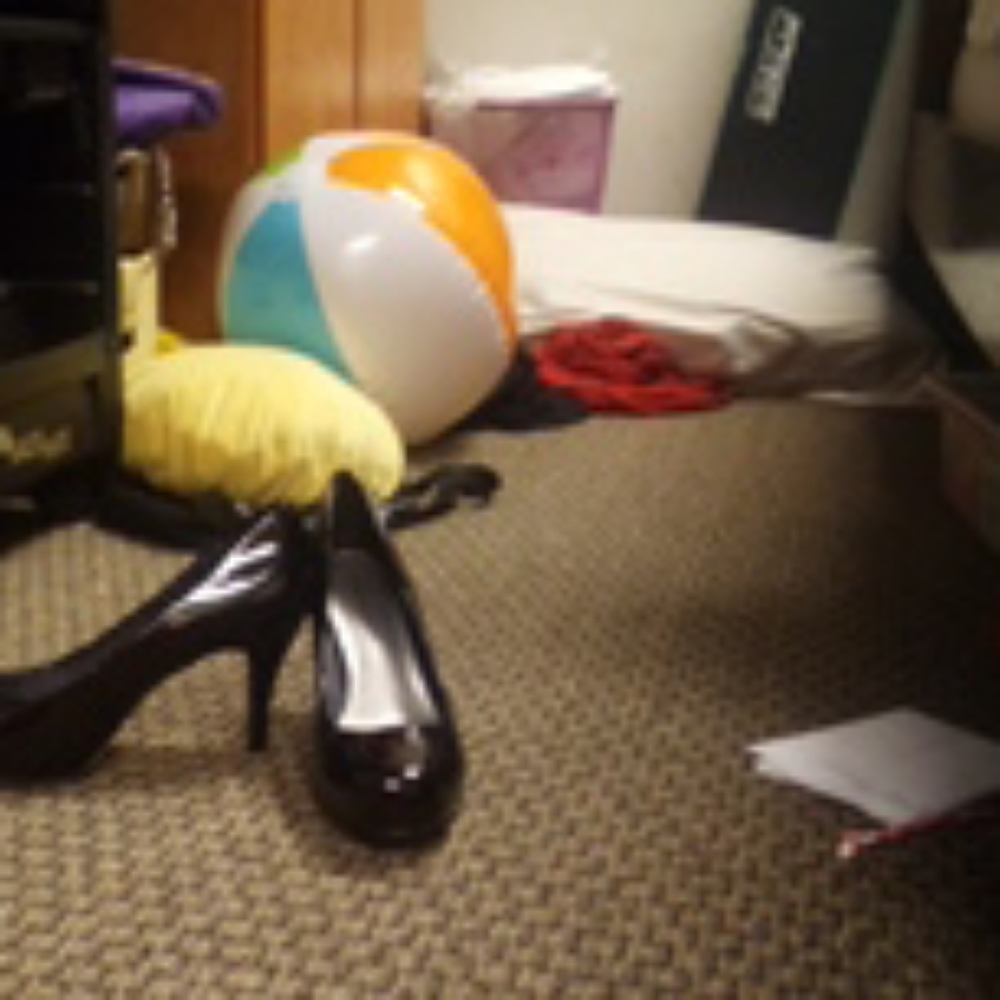 Heels - Picture 2 of 2